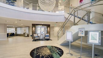 Building Photo - 5475 Verona Dr