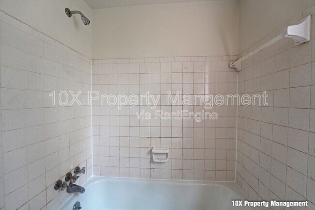 Building Photo - 1577 Briarwood Ave