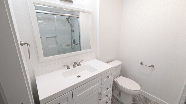 Building Photo - Tierrasanta 4 bedroom 2.5 bath, Garage, Up...