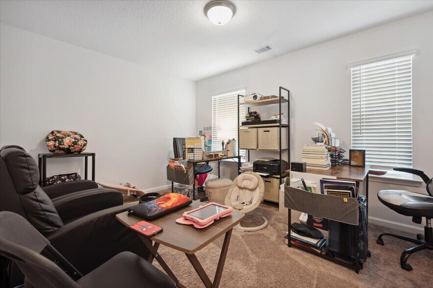 Media Room/ Home Office - 58 Summerhill Dr NE