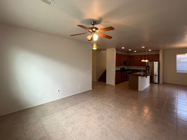 Building Photo - 4 Bedroom Home with Loft in Stonefield Com...