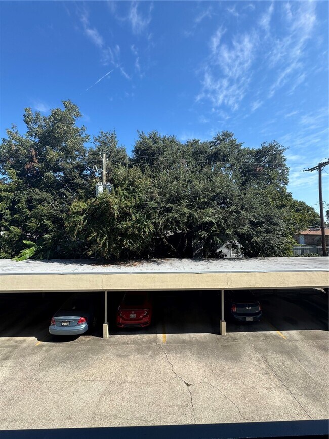 Building Photo - 921 Marine Dr