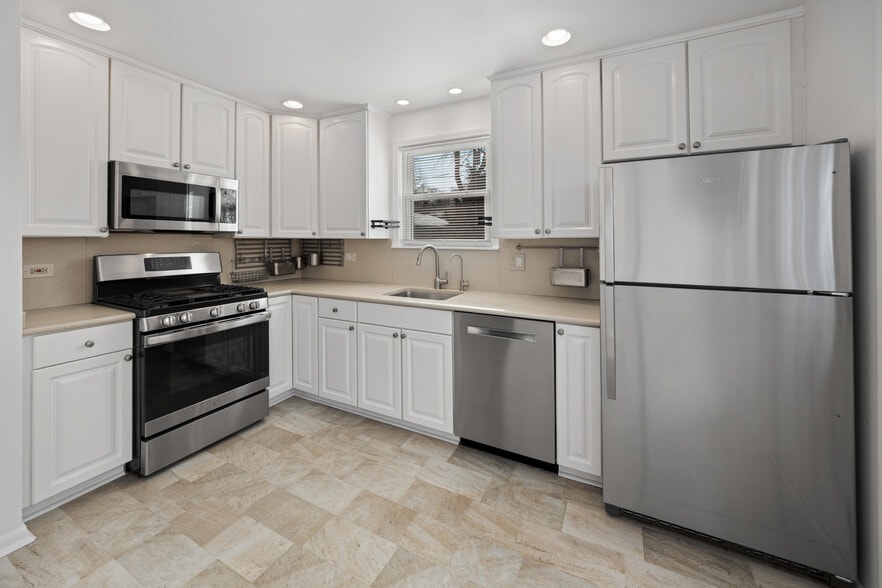 Building Photo - 41 Hackberry Ln