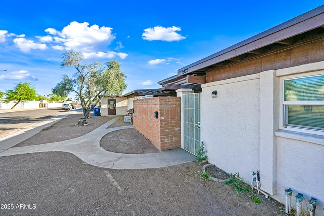 Building Photo - 507 W Pebble Beach Dr
