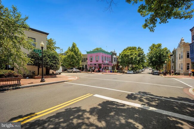 Building Photo - 1414 35TH St NW