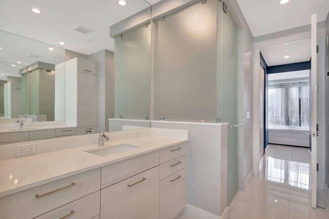 Building Photo - 4010 NW 18th Way