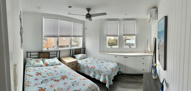 Building Photo - 240 Wilmot Rd