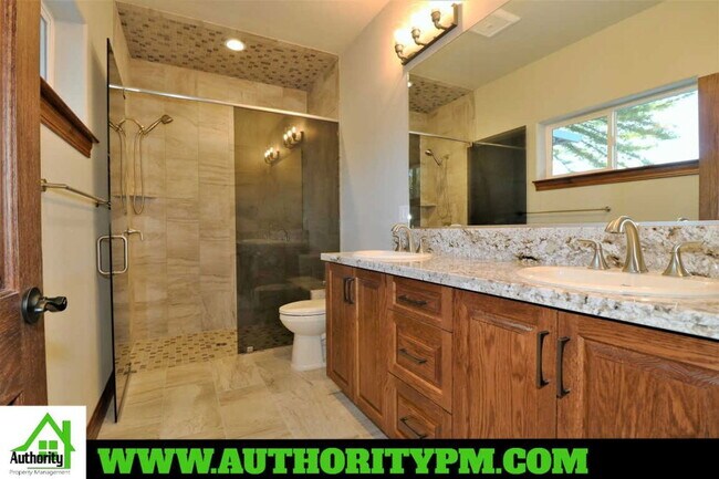 Building Photo - 3071 Bedrock Ln