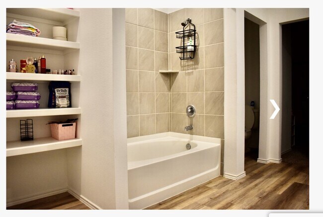 Building Photo - 1811 Legacy Hills Dr