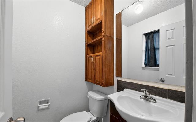 Building Photo - 604 Fegan St