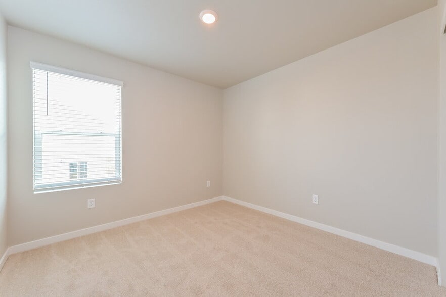 Building Photo - 7412 Poudre St