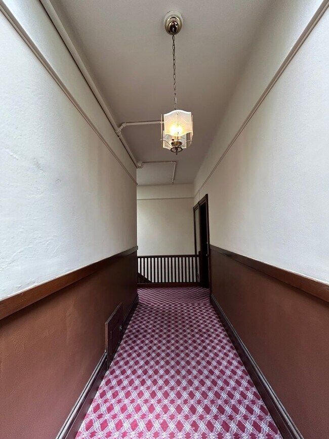 Building Photo - 1821 Polk St