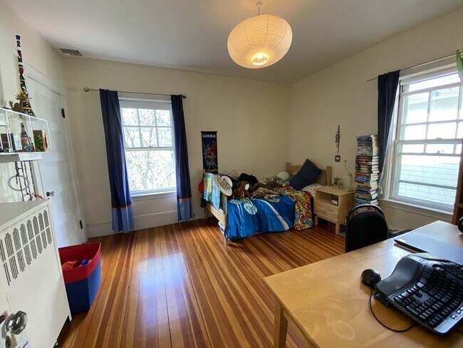 Building Photo - 153 Upland Rd