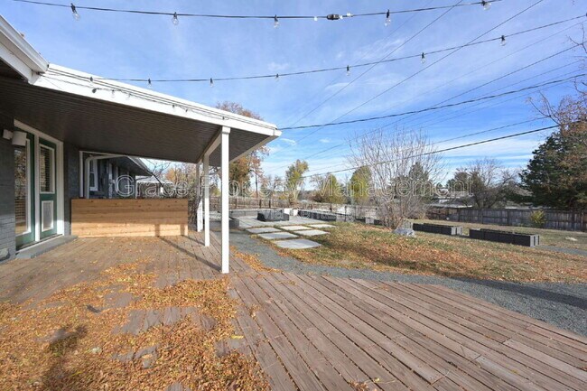 Building Photo - 6186 S Southwood Dr