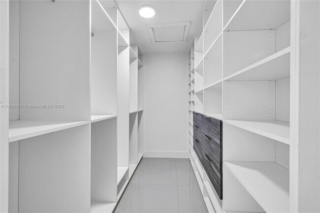 Building Photo - 1205 Wallace St