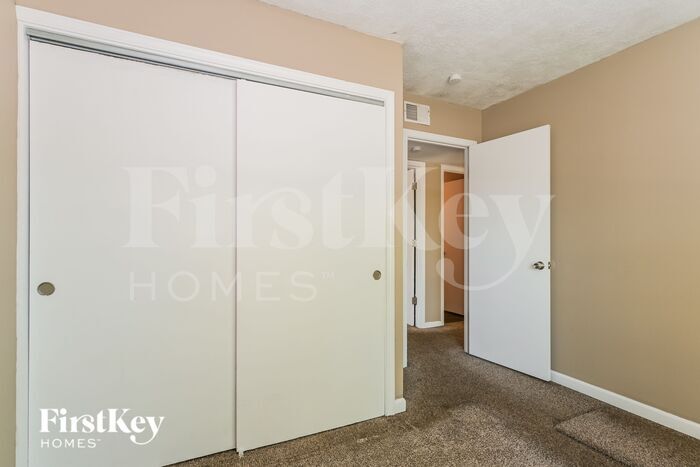Building Photo - 2787 Dawnview Dr