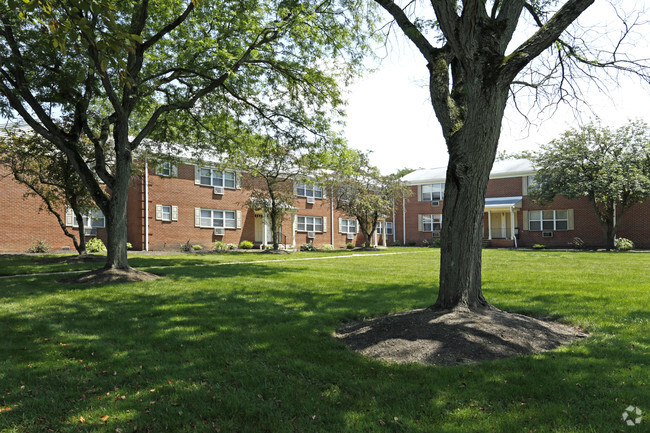 Building Photo - Garden View Apartments