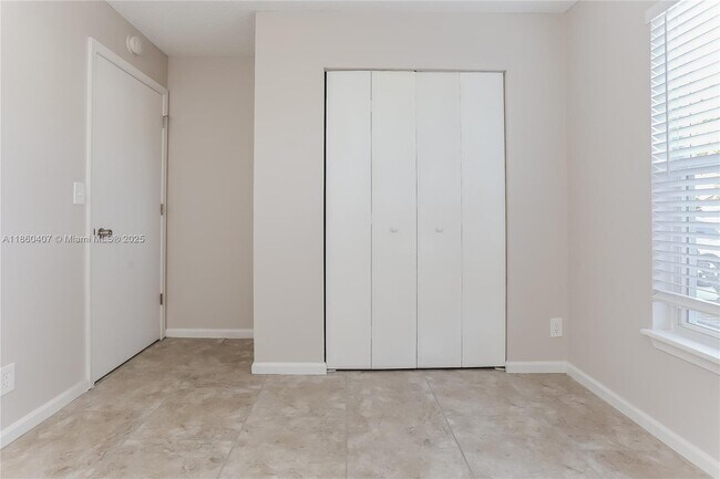 Building Photo - 1332 Waterway Cove Dr