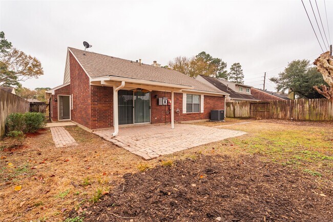 Building Photo - 8926 Sunny Point Dr