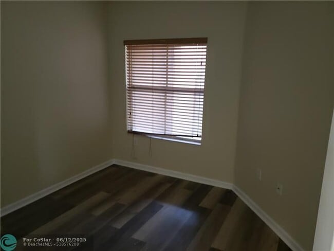 Building Photo - 2751 SW 120th Terrace