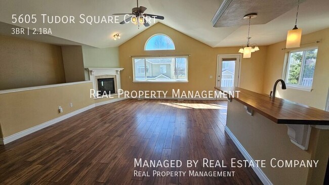 Building Photo - 5605 Tudor Square Ct