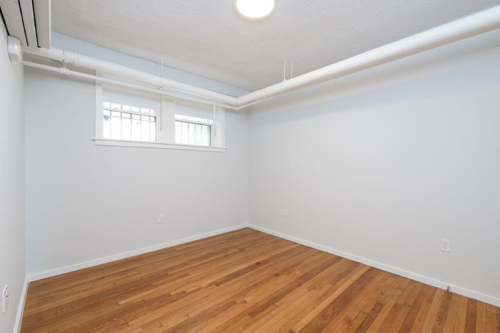 Building Photo - 19 Forest St