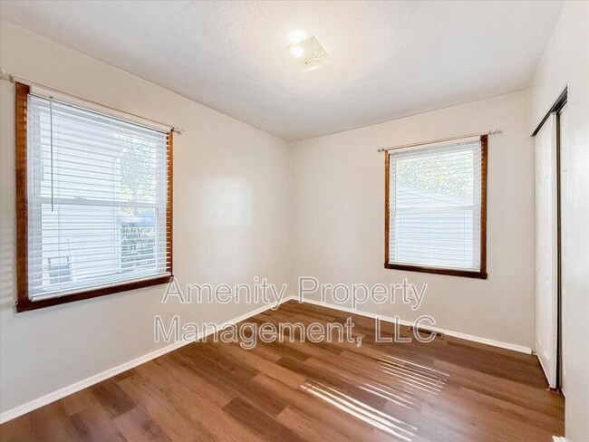 Building Photo - 12 Northampton Dr