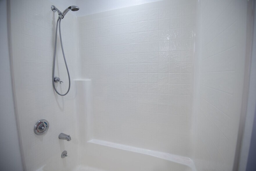 Building Photo - 7122 Amigo Ave