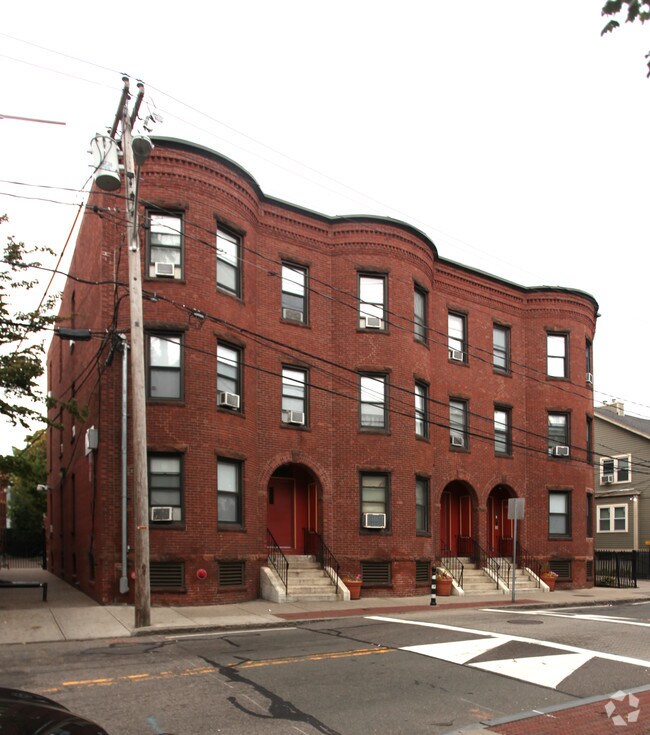 Cutlas Apartments - Columbia St.