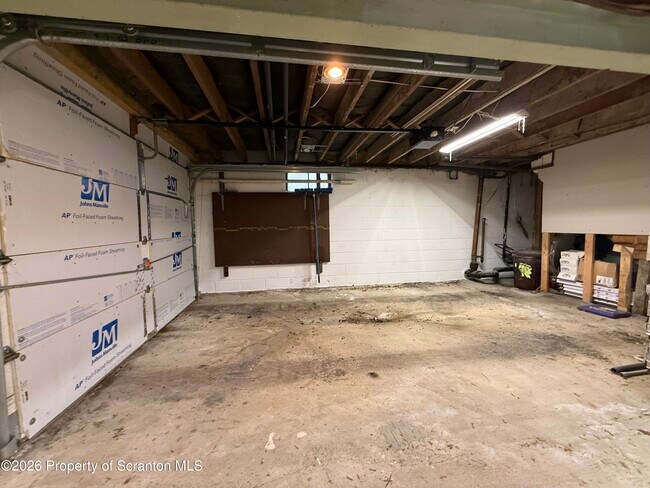 Building Photo - 117 Beverly Dr