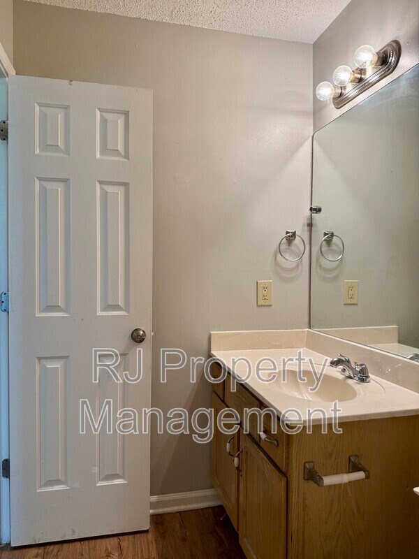 Building Photo - 4369 Pecan Creek Cir S