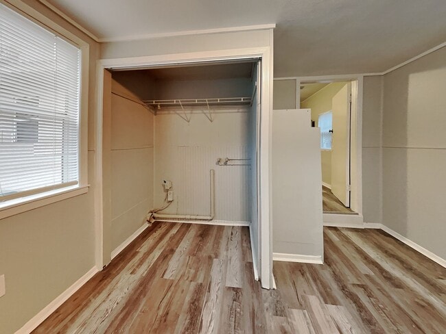 Building Photo - Charming 3 Bed Home with Fenced Yard in Tampa, FL