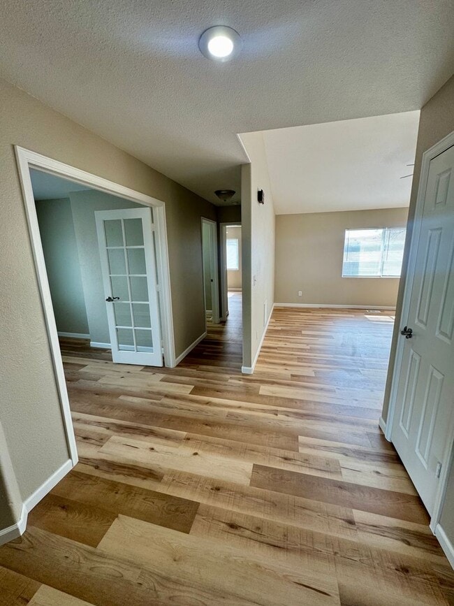 Building Photo - 2 Bedroom +Office in Stratmoor Valley