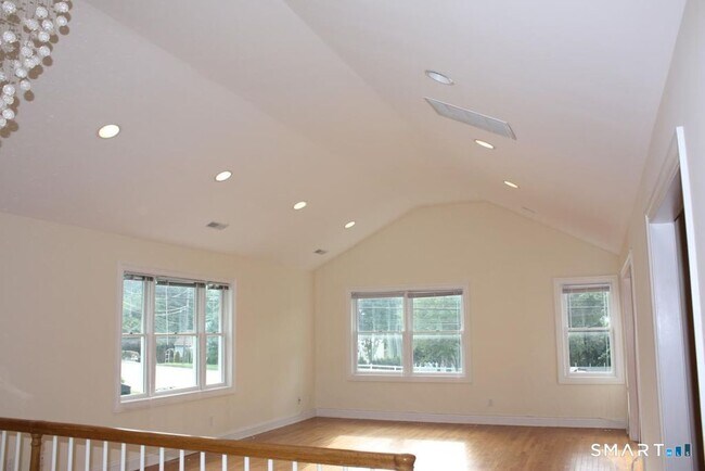 Building Photo - 675 High Ridge Rd