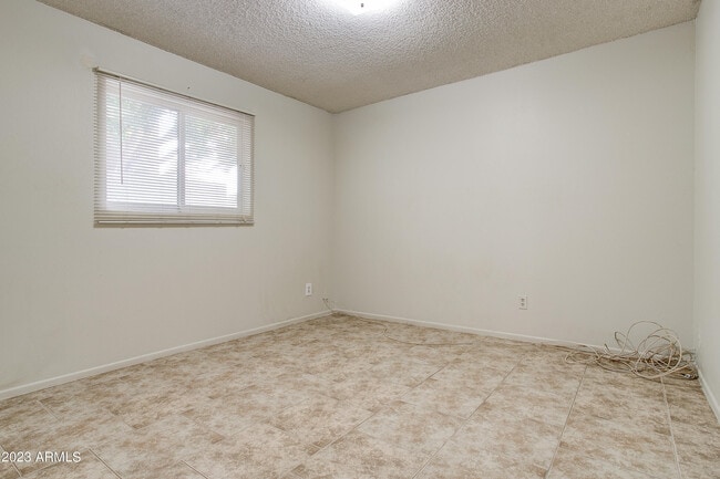 Building Photo - 7850 E Glenrosa Ave