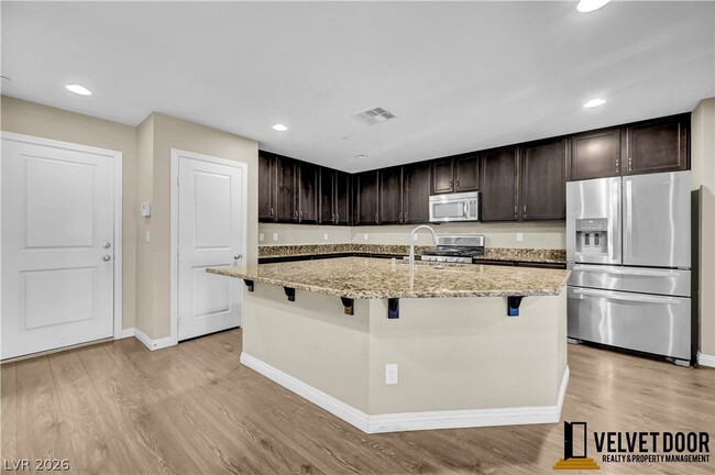 Building Photo - 3013 Camino Sereno Ave