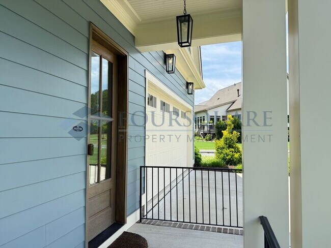 Building Photo - Beautiful  3-Bedroom Home with Loft, Screened Deck & Fenced Backyard – Convenient to Duke Univers...