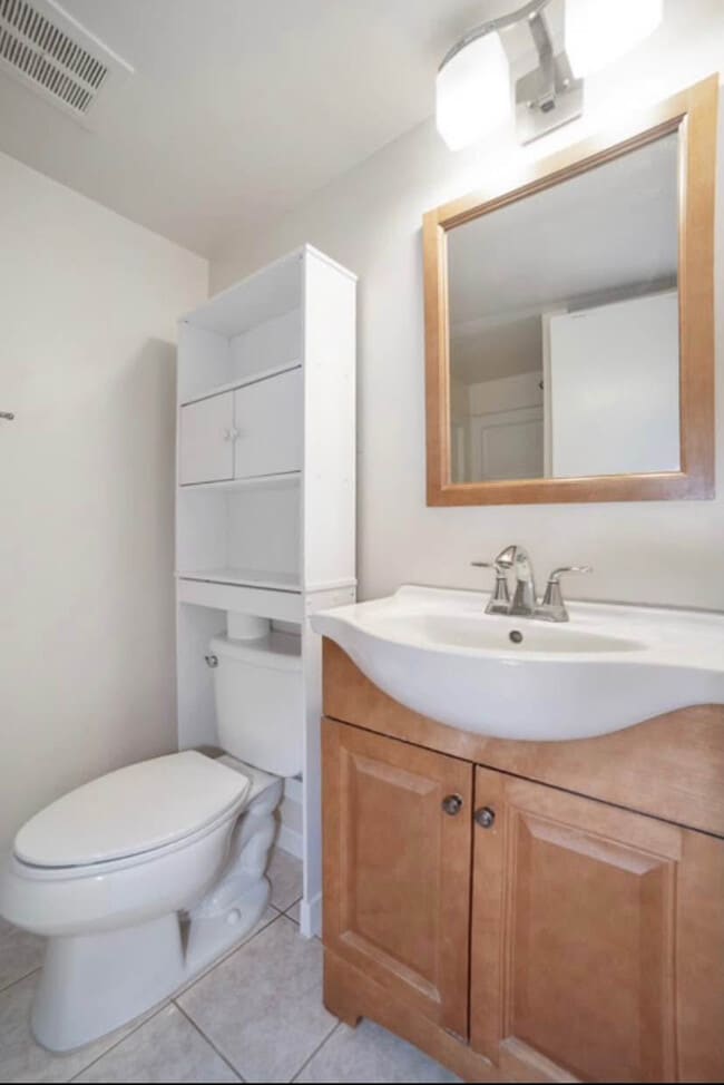 Building Photo - 4543 Kingston Rd