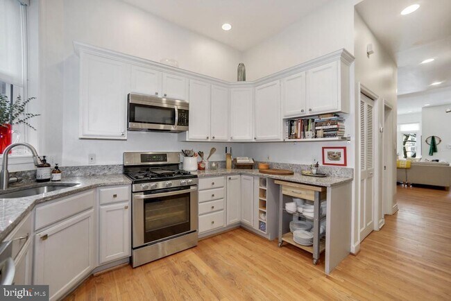 Building Photo - 1443 W St NW