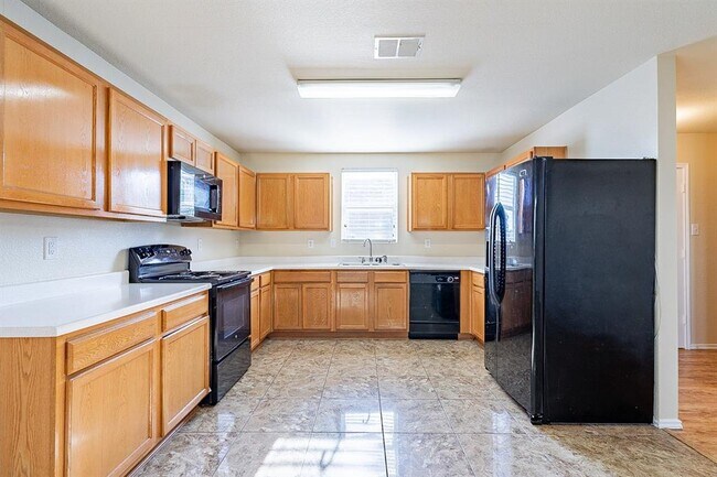 Building Photo - 1000 Bumble Bee Dr