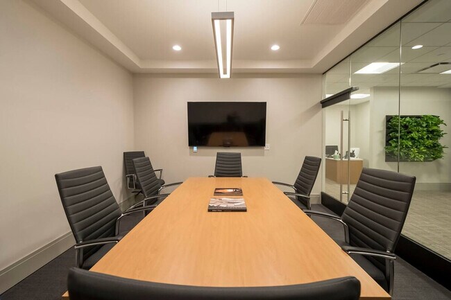 Building Photo - 256 E Main St