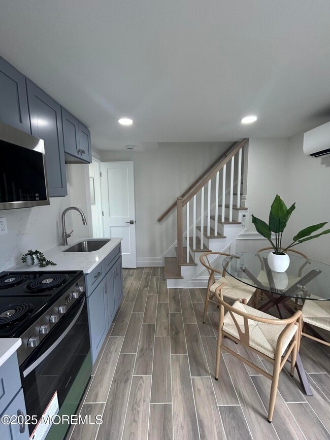 Building Photo - 600 Ocean Park Ave