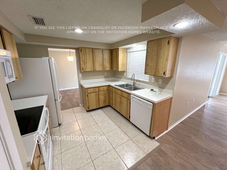 Building Photo - 1240 Waterside Ln