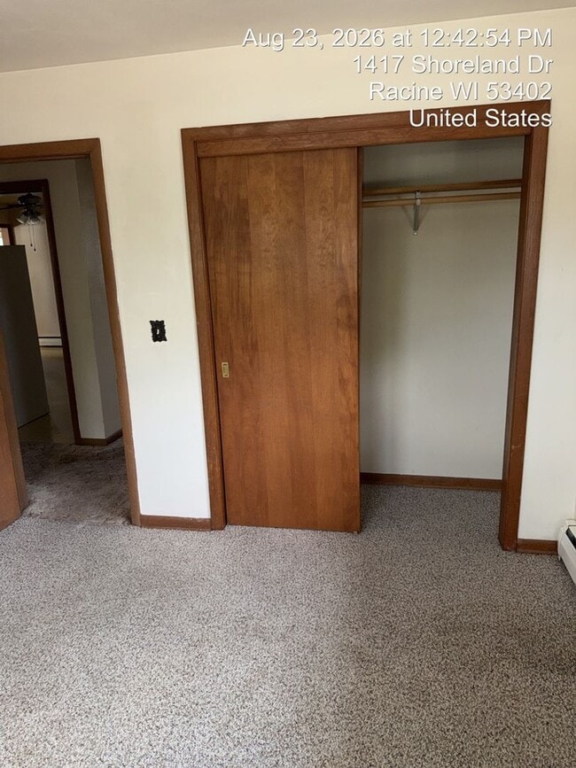 Building Photo - 1417-1419 Shoreland Dr.