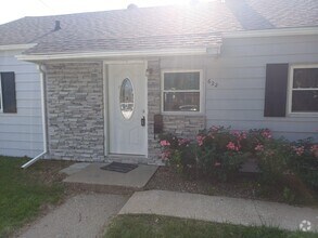 Building Photo - Unit 3