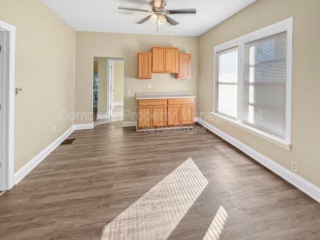 Building Photo - 644 Fulton St E