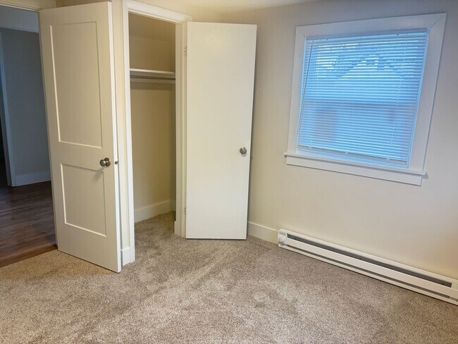 Building Photo - Newly Remodeled 4 Bedroom by Electric Works