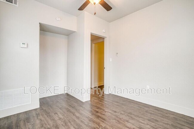 Building Photo - 1411 6th Ave