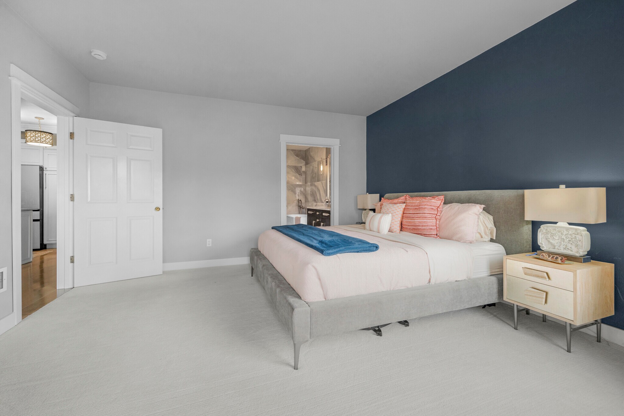 Building Photo - 6125 NE 175th St