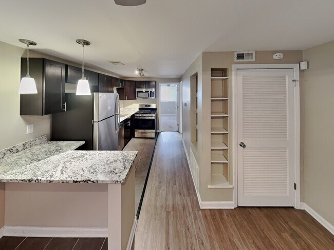 Building Photo - Lantern Square Apartments-A3